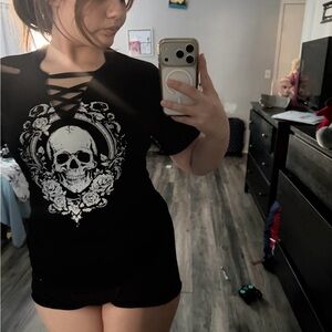 Black Skull Graphic T-Shirt